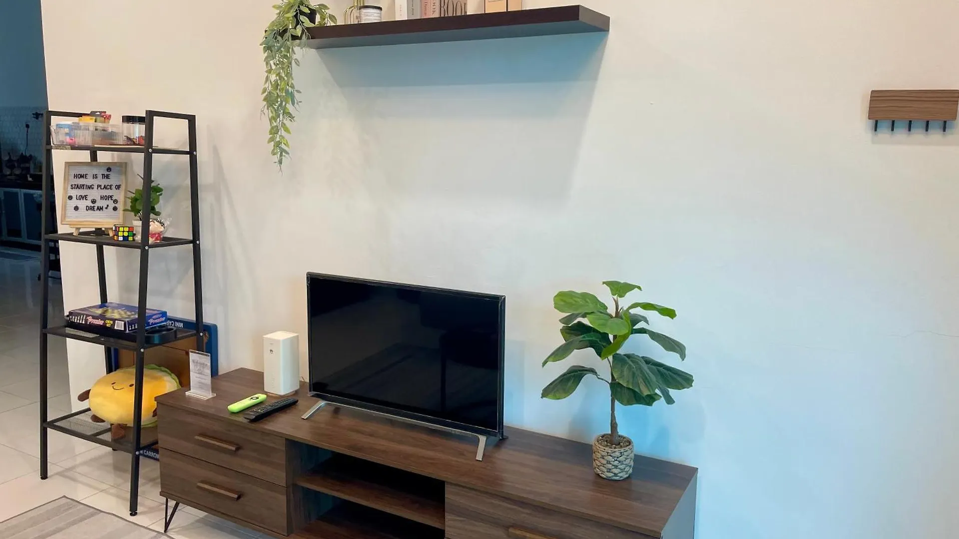 Cozy Home Aman Selesa Netflix Wifi Usm Parit Buntar 0*,  Malezja